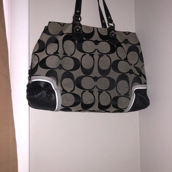 Coach purse - Picture 3 of 4